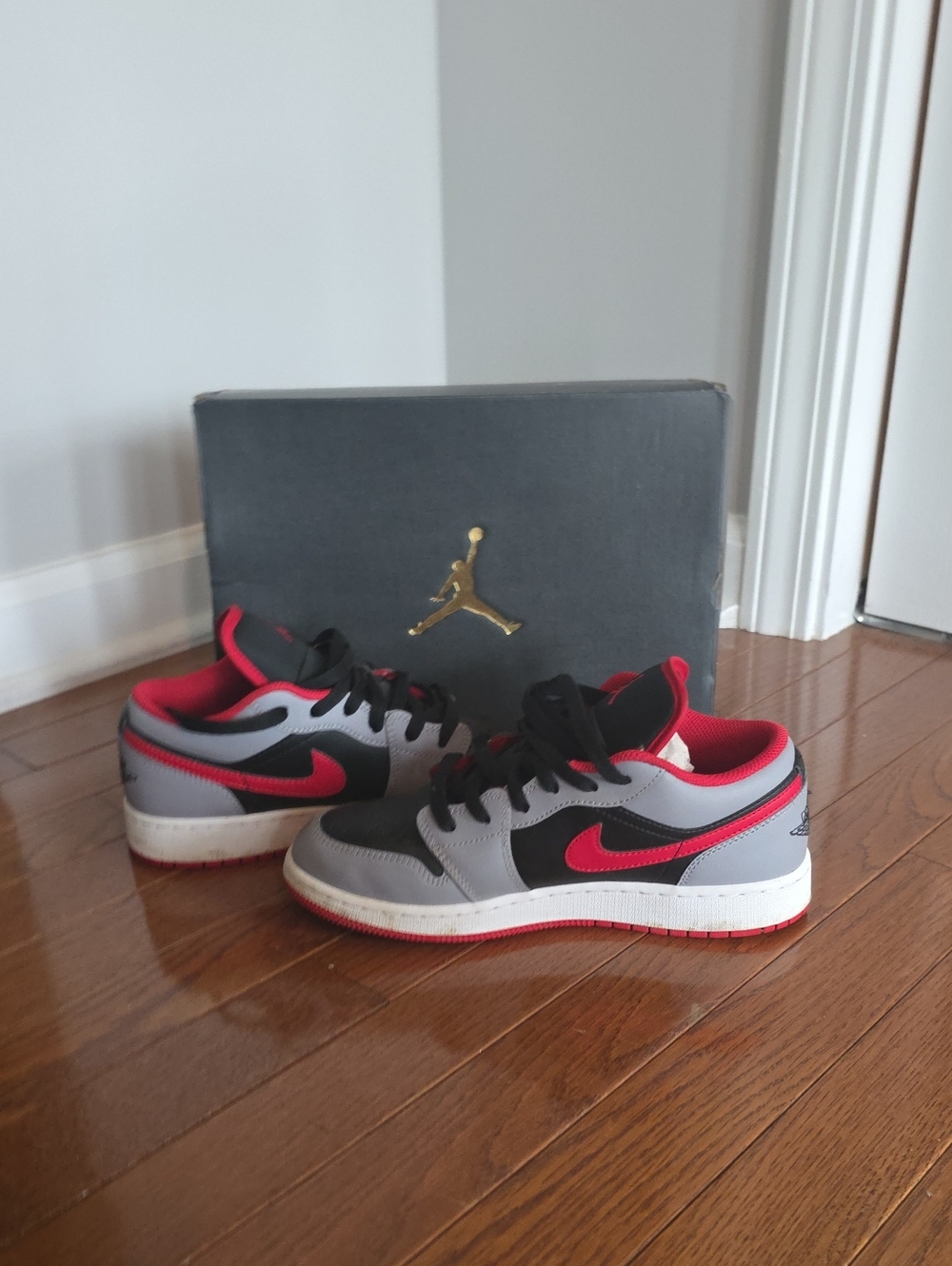 Nike Air Jordan 1 Low-Top Sneakers in Gray and Red